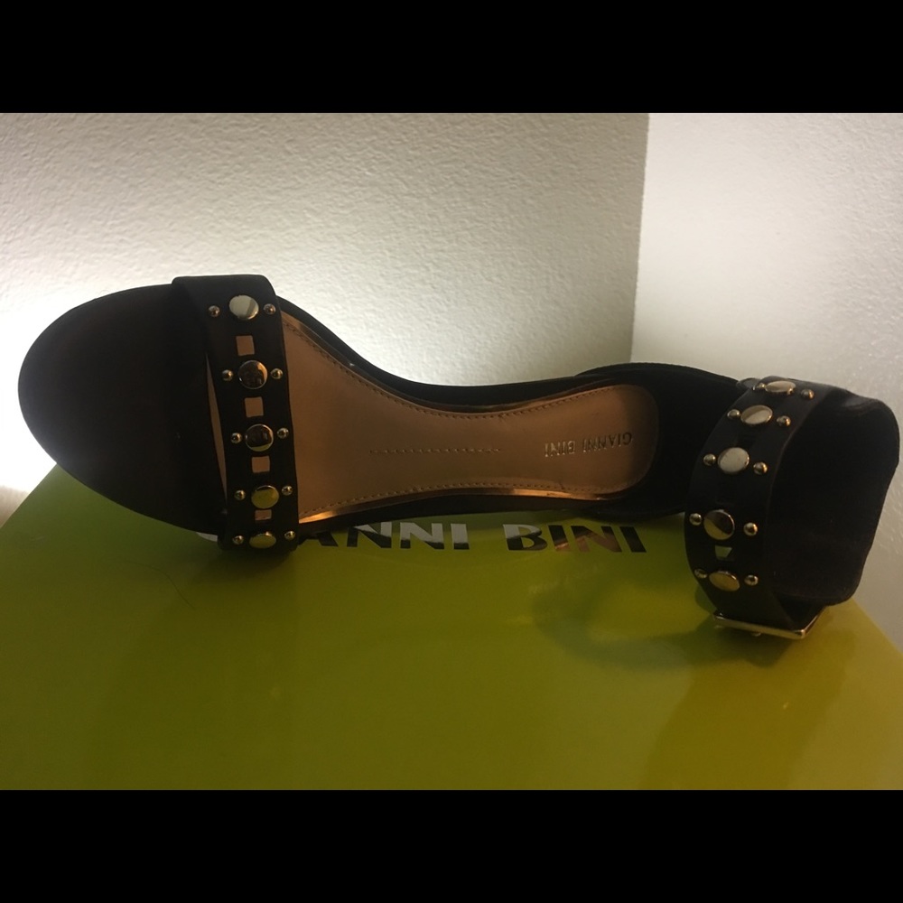 Gianni Bini Women Heels